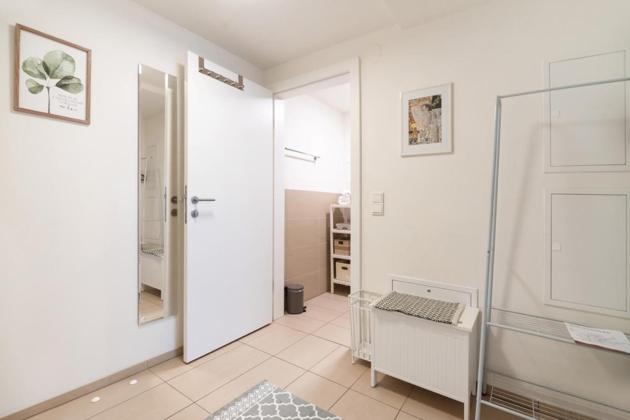 Quiet And Cozy Apartment Next To Mariahilfer Strasse And Naschmarkt With Ac, Minimum 30 Nights Виена Екстериор снимка