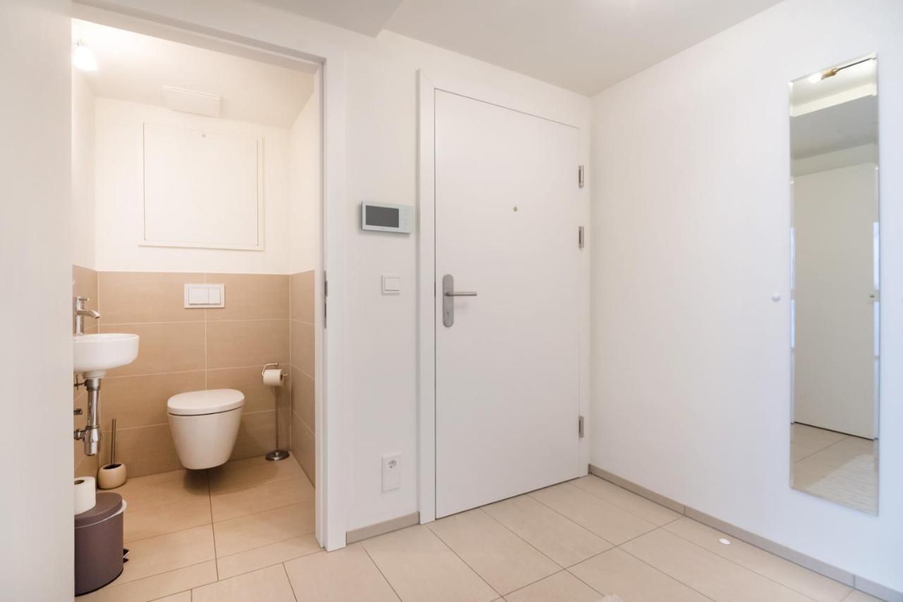 Quiet And Cozy Apartment Next To Mariahilfer Strasse And Naschmarkt With Ac, Minimum 30 Nights Виена Екстериор снимка