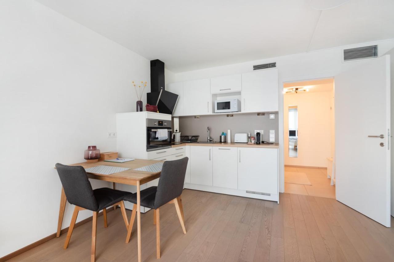 Quiet And Cozy Apartment Next To Mariahilfer Strasse And Naschmarkt With Ac, Minimum 30 Nights Виена Екстериор снимка