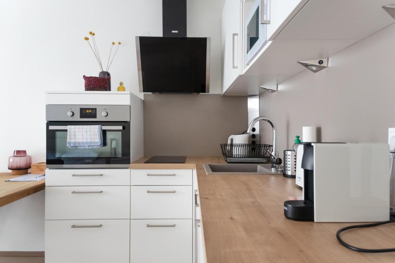 Quiet And Cozy Apartment Next To Mariahilfer Strasse And Naschmarkt With Ac, Minimum 30 Nights Виена Екстериор снимка